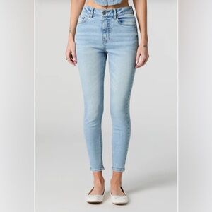 Refuge Rio Light Wash Skinny Jegging Size 7 NWOT